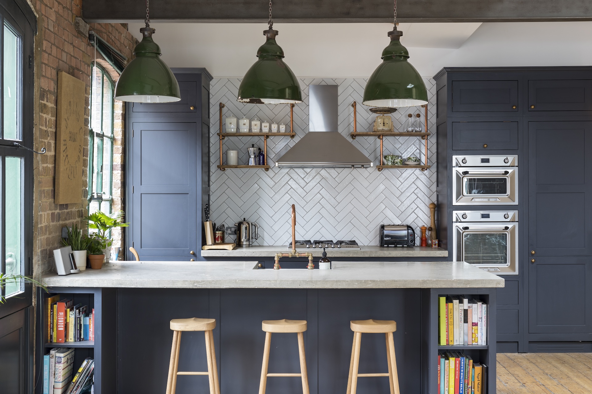 Bespoke Kitchen Cabinets: Materials, Costs & Design Guide (2026) 1